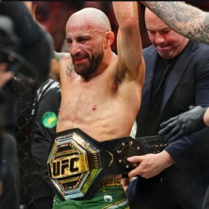 Alexander Volkanovski and Diego Lopes meet in the octagon for a 3-round bout at UFC 314