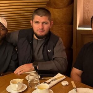 Khabib Nurmagomedov (C), Javier Mendez (R)