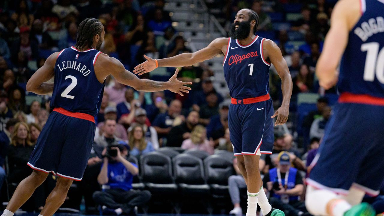 Los Angeles Clippers forward Kawhi Leonard (2) and Los Angeles Clippers guard James Harden (1) react during the second half against the New Orleans Pelicans at Smoothie King Center