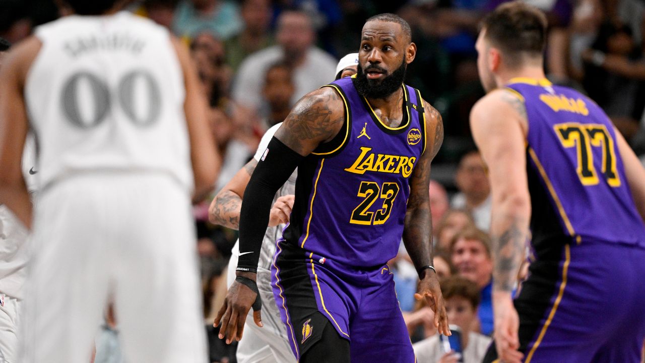 LeBron James, Lakers v Mavs