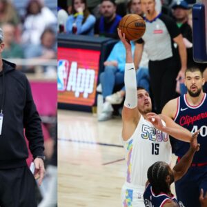 Payton Manning (L), Nikola Jokic of the Nuggets scores over Kawhi Leonard of the Clippers (R)