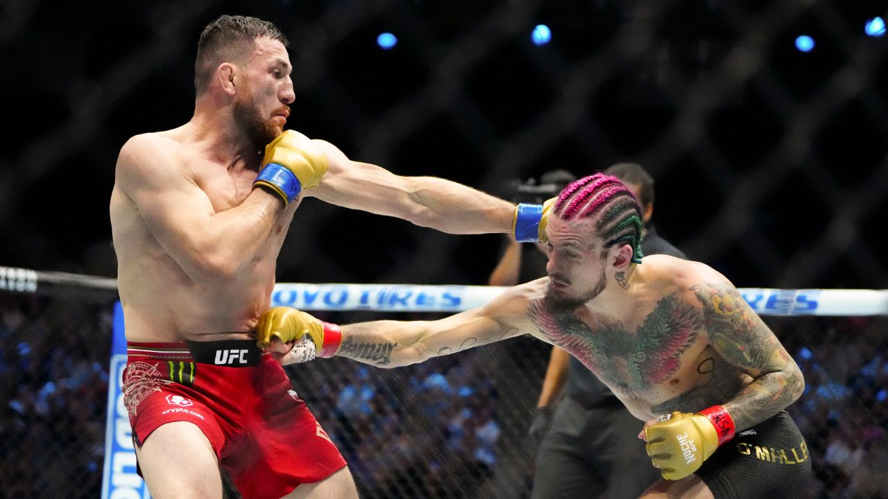 Sean OíMalley of the United States (red gloves) fights Merab Dvalishvili of Georgia (blue gloves) during Riyadh Season Noche UFC 306 at The Sphere.