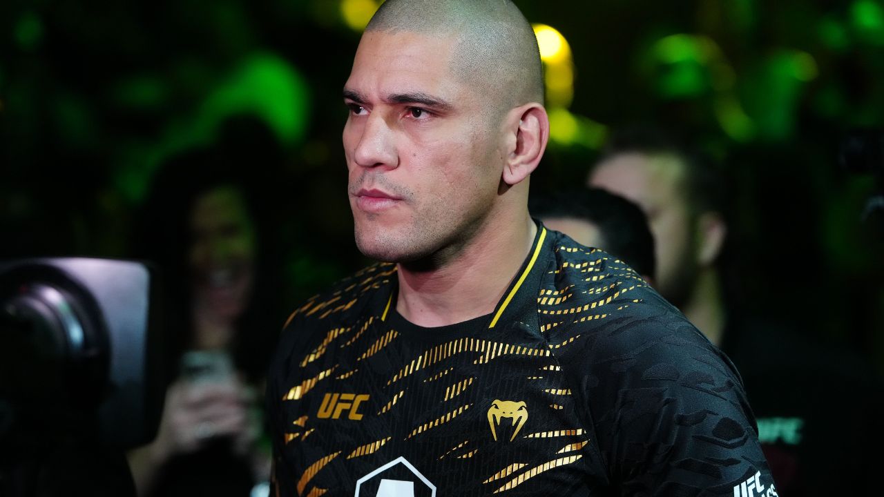 Alex Pereira (red gloves) prepares to fight Magomed Ankalaev (not pictured) during UFC 313 at T-Mobile Arena.