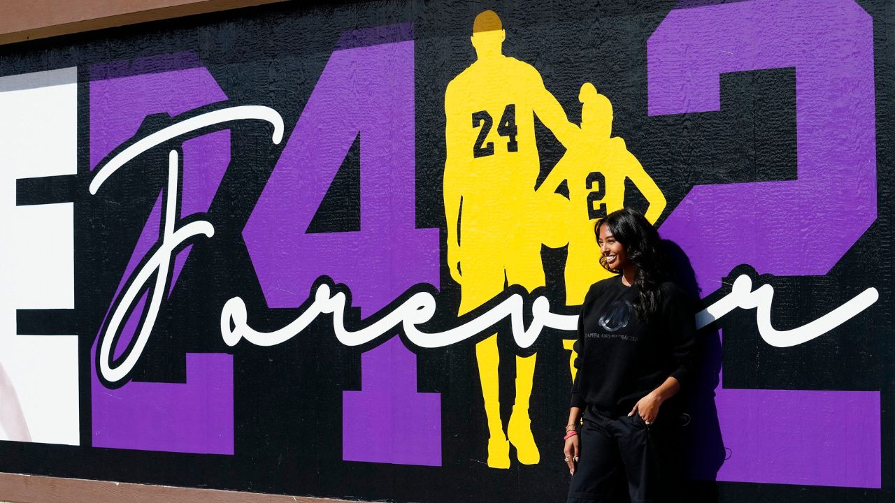 Natalia Bryant (Kobe Bryant s daughter) opens a newly refurbished basketball court at Grant Woods Boys & GIrls Club in Mesa.