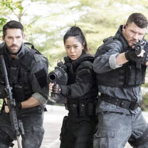 filmstill Scott Adkins, Ron Smoorenburg, Michael Jai White, Michael Bisping & JeeJa Yanin Triple Threat