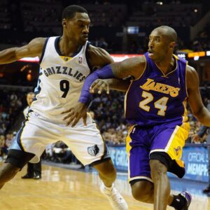 Memphis Grizzlies shooting guard Tony Allen (9) guards Los Angeles Lakers shooting guard Kobe Bryant (24) during the fourth quarter at FedExForum. Los Angeles Lakers defeat the Memphis Grizzlies 96-92
