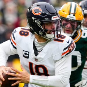Chicago Bears quarterback Caleb Williams (18) during the game against the Chicago Bears at Lambeau Field.
