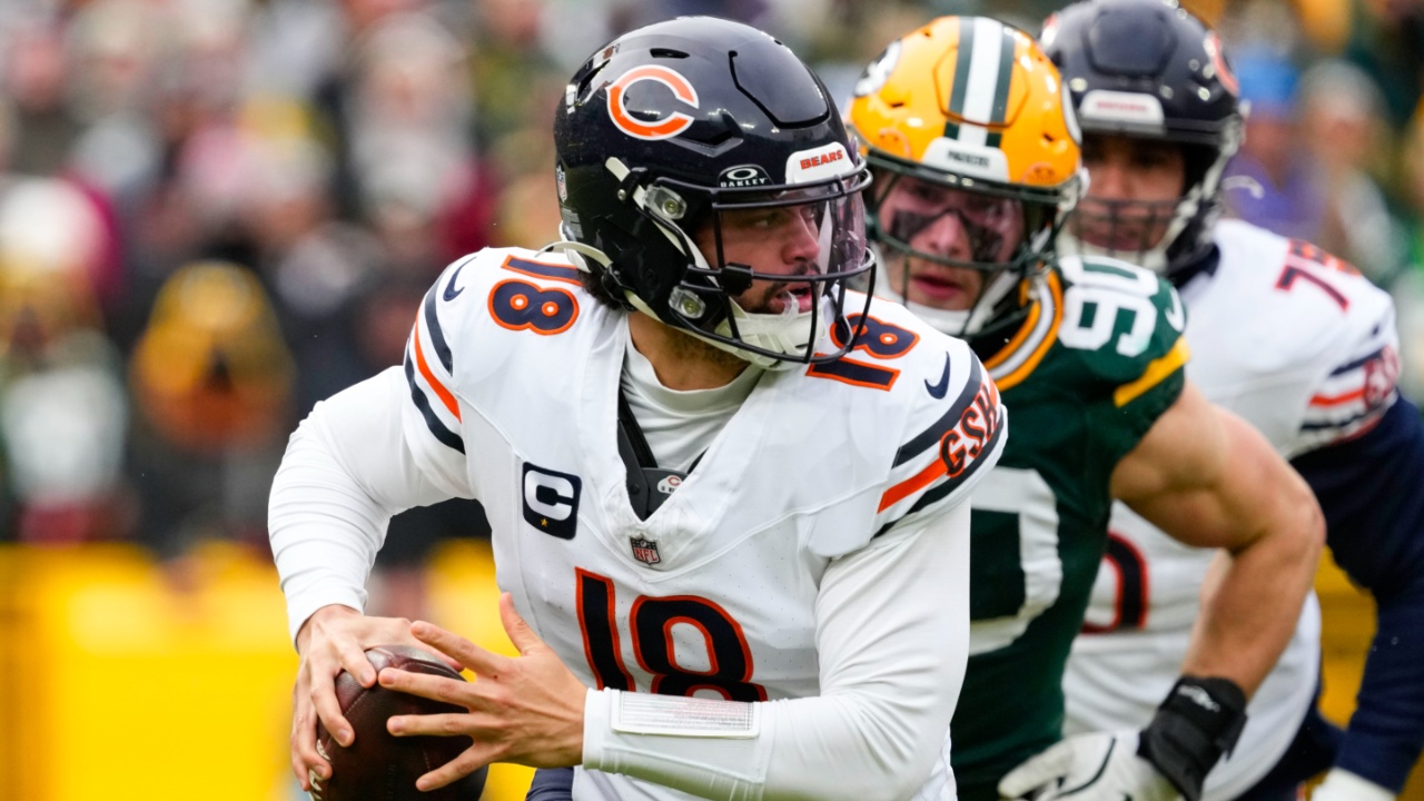 Chicago Bears quarterback Caleb Williams (18) during the game against the Chicago Bears at Lambeau Field.