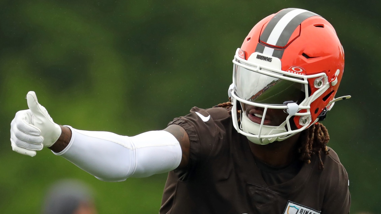Cleveland Browns wide receiver Jerry Jeudy (3) lines up during an NFL practice at the Cleveland Browns training facility on Wednesday, May 28, 2025, in Berea, Ohio.