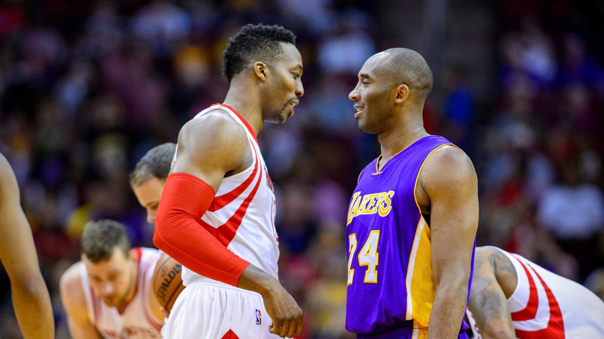 Dwight Howard (L) and Kobe Bryant (R)