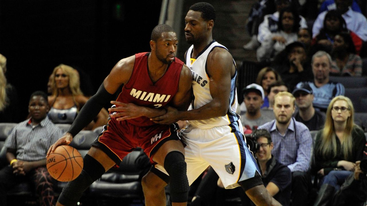 Miami Heat guard Dwyane Wade (3) handles the ball against Memphis Grizzlies guard Tony Allen (9) during the game at FedExForum.