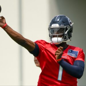 Tennessee Titans quarterback Cam Ward (1) throws a pass during minicamp at Nissan Stadium.