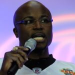 NFL, American Football Herren, USA 2012: Ravens Pep Rally JAN 20 2012 : Ex Baltimore Ravens Qadry Ismail addresses the crowd during the AFC Championships pep rally at The Gallery in the Inner Harbor of Baltimore.(Credit Image: & 169; John Middlebrook Cal Media)