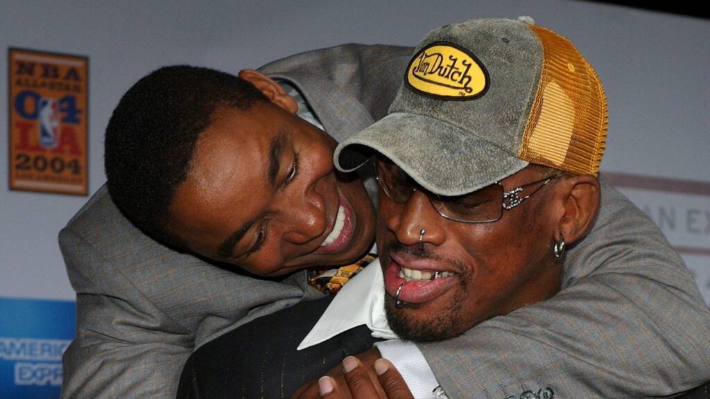 Former NBA, Basketball Herren, USA players Isiah Thomas and Denis Rodman attend the American Express Celebrates the Rewarding Life of Earvin Magic Johnson at the Shrine Auditorium in Los Angeles, California on February 12, 2004.