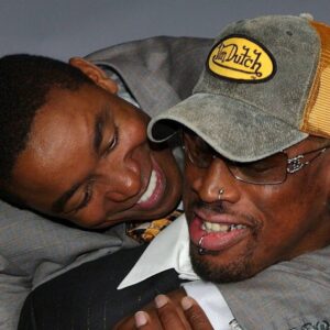 Former NBA, Basketball Herren, USA players Isiah Thomas and Denis Rodman attend the American Express Celebrates the Rewarding Life of Earvin Magic Johnson at the Shrine Auditorium in Los Angeles, California on February 12, 2004.