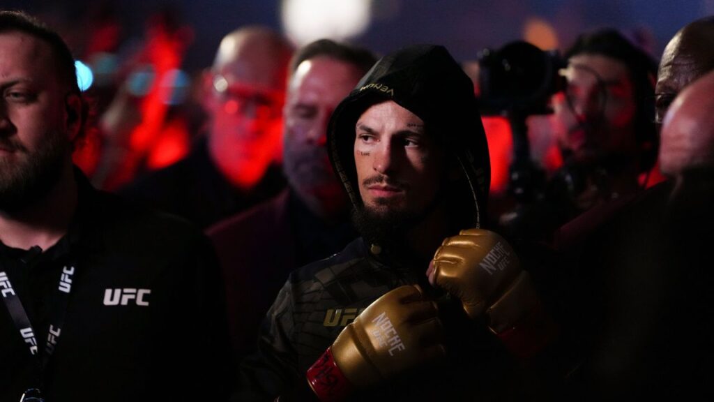 Sean OíMalley of the United States (red gloves) fights Merab Dvalishvili of Georgia (blue gloves) during Riyadh Season Noche UFC 306 at The Sphere.