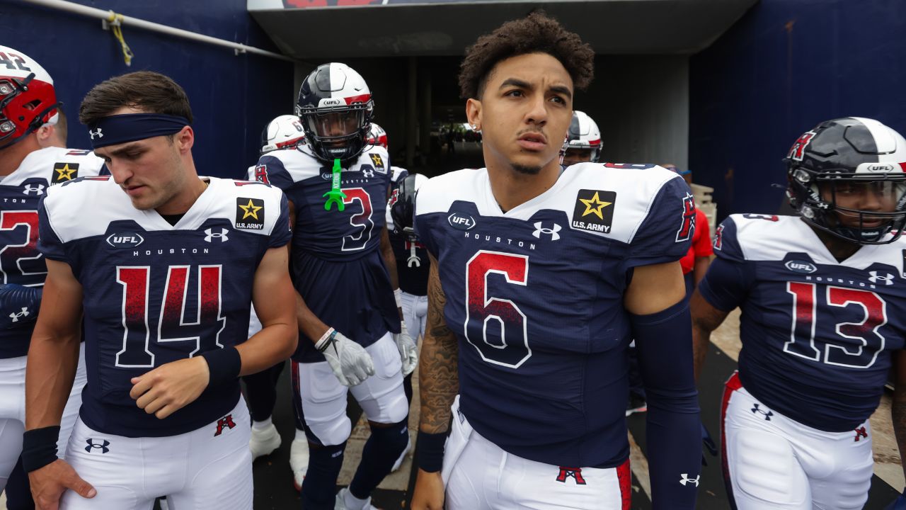 Houston Roughnecks quarterback Jarrett Guarantano (6) comes onto the field before a game between the Memphis Showboats and the Houston Roughnecks at Rice Stadium.