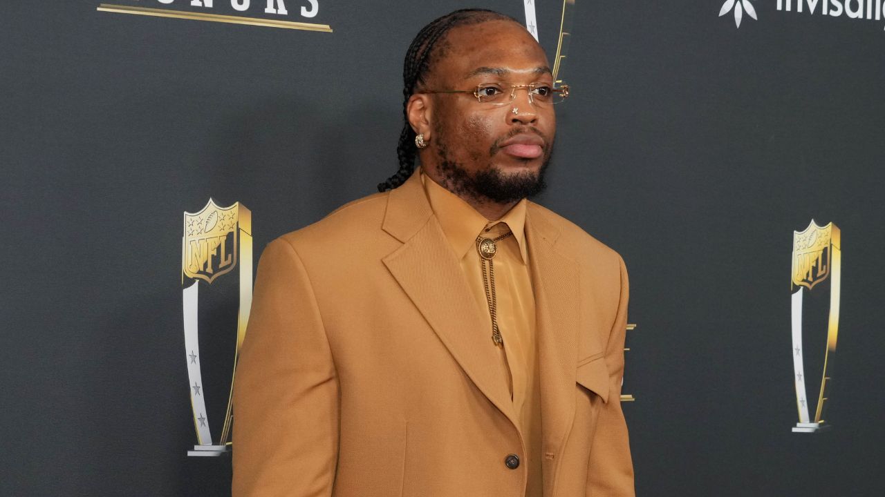 Derrick Henry on the red carpet before Super Bowl LIX NFL Honors at Saenger Theatre.