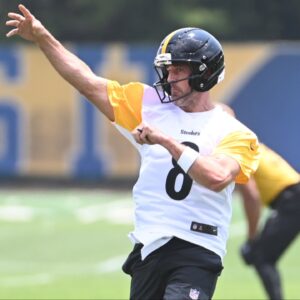 Pittsburgh Steelers quarterback Aaron Rodgers (8) during minicamp at their South Side facility.