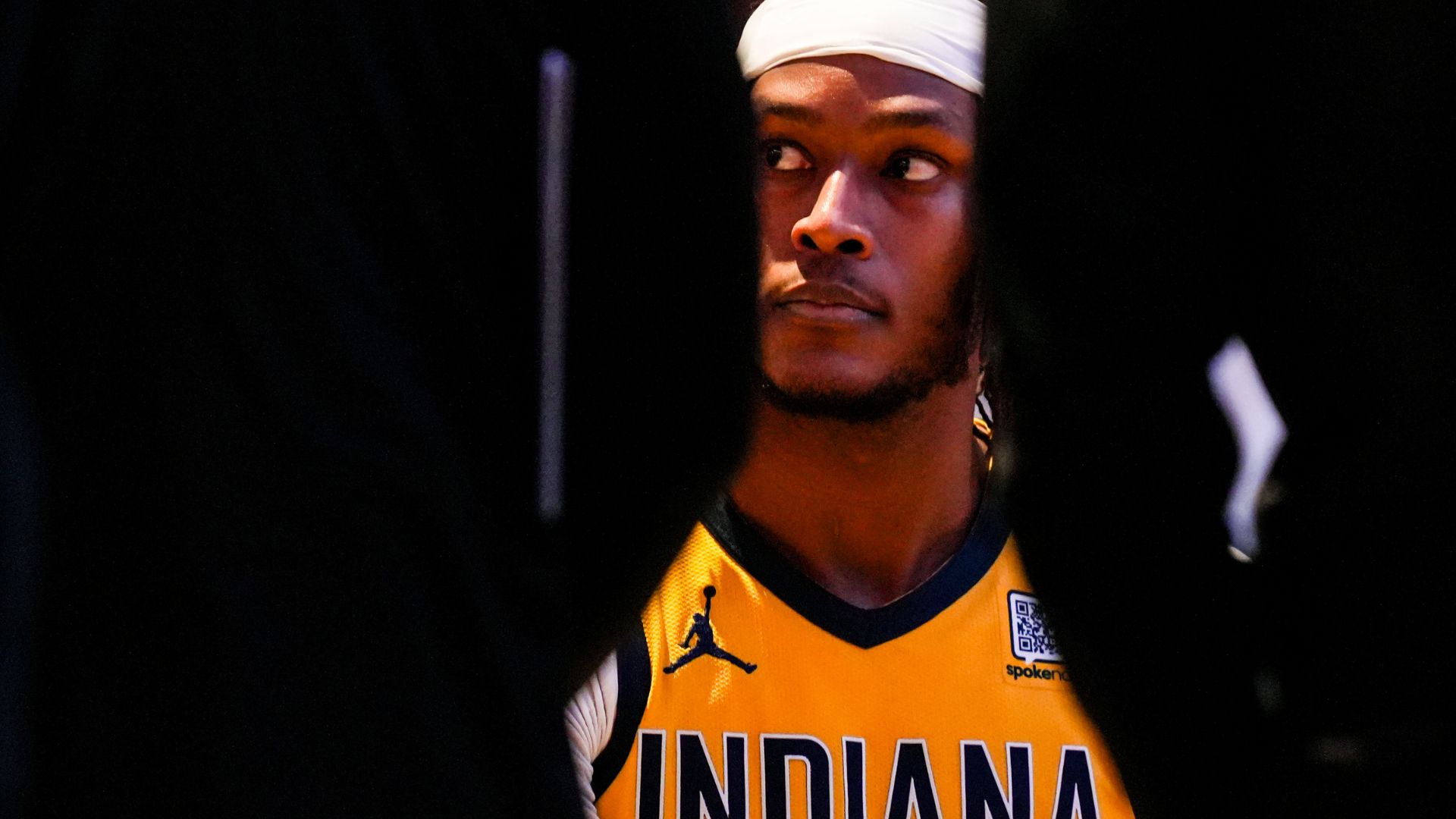 Indiana Pacers center Myles Turner (33) looks up during a timeout Friday, Nov. 29, 2024, at a game between the Indiana Pacers and the Detroit Pistons at Gainbridge Fieldhouse in Indianapolis. The Pistons defeated the Pacers, 130-106.
