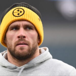 Pittsburgh Steelers linebacker T.J. Watt (90) during warmups against the Philadelphia Eagles at Lincoln Financial Field.