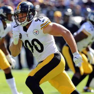 Pittsburgh Steelers linebacker TJ Watt (90) defends a pass against the Baltimore Ravens at M&T Bank Stadium.