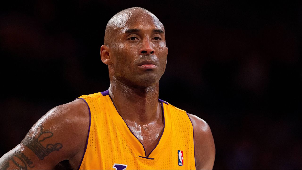 Guard(24) Kobe Bryant of the Los Angeles Lakers against the Phoenix Suns during the first half of the Lakers 114-102 victory over the Suns at the STAPLES Center in Los Angeles, CA