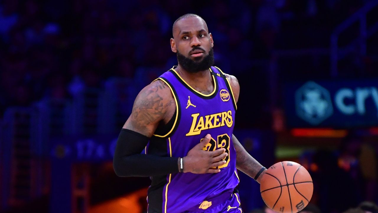 Los Angeles Lakers forward LeBron James (23) dribbles the ball against the Dallas Mavericks during the second half at Crypto.com Arena