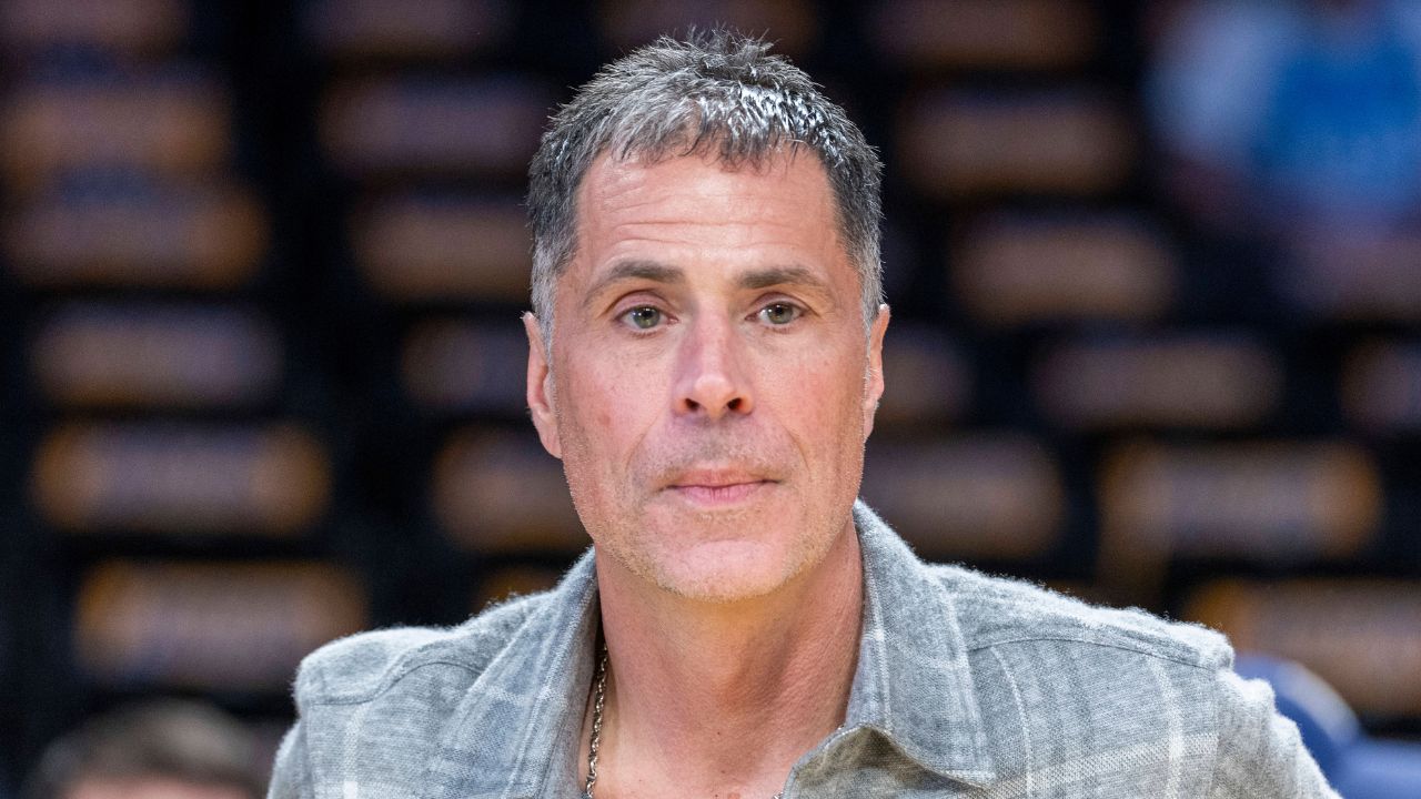 Los Angeles Lakers general manager Rob Pelinka is seen prior to an NBA, Basketball Herren, USA basketball game between the Los Angeles Lakers and the Utah Jazz