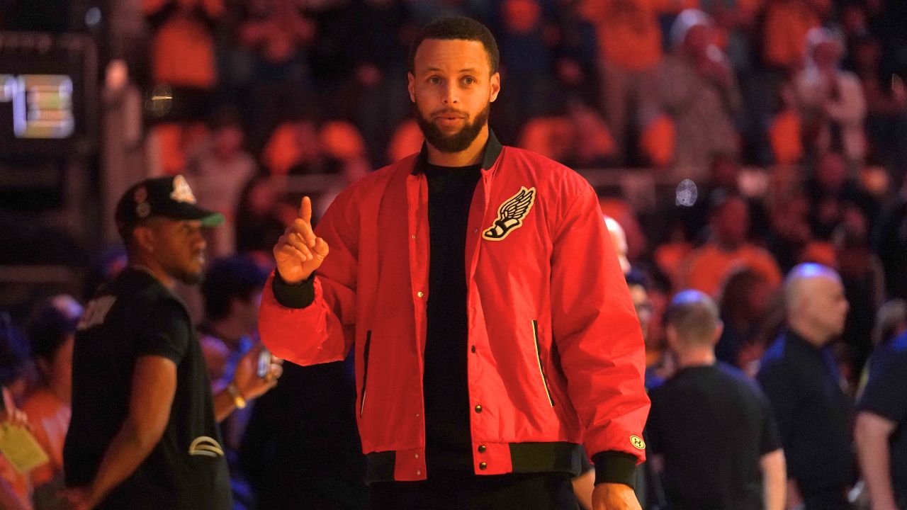 Steph Curry at GS Warriors v MN Timberwolves