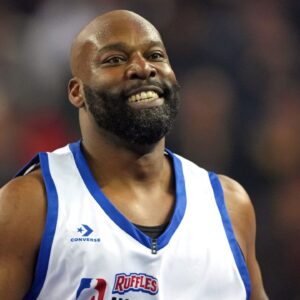 Baron Davis (85) of Team Bonds during the celebrity game ahead of the 2025 NBA All Star Game at Oakland Arena.
