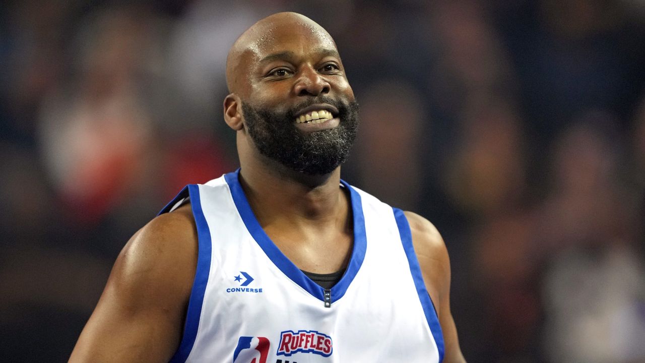 Baron Davis (85) of Team Bonds during the celebrity game ahead of the 2025 NBA All Star Game at Oakland Arena.