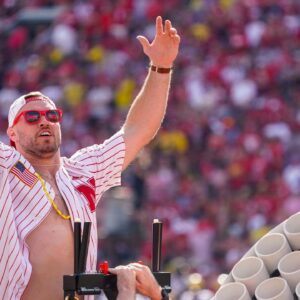 Will Compton after the first quarter between the Nebraska Cornhuskers and the Michigan Wolverines at Memorial Stadium.