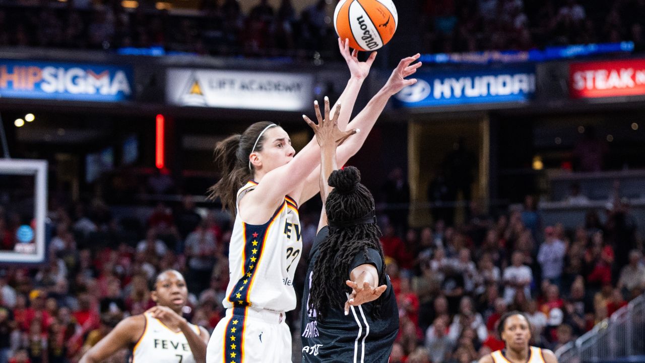 Caitlin Clark, Fever v Valkyries