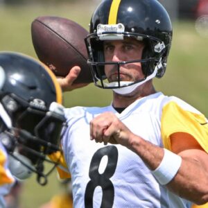 Pittsburgh Steelers quarterback Aaron Rodgers (8) participates in drills during training camp at Saint Vincent College.