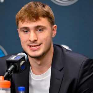 "Doesn't Have a Flashy Bag": Pacers Legend Agrees With Carmelo Anthony, Refuses to Undermine Cooper Flagg