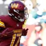 Washington Commanders wide receiver Terry McLaurin (17) celebrates after catching a touchdown pass against the Philadelphia Eagles during the second quarter at Northwest Stadium.