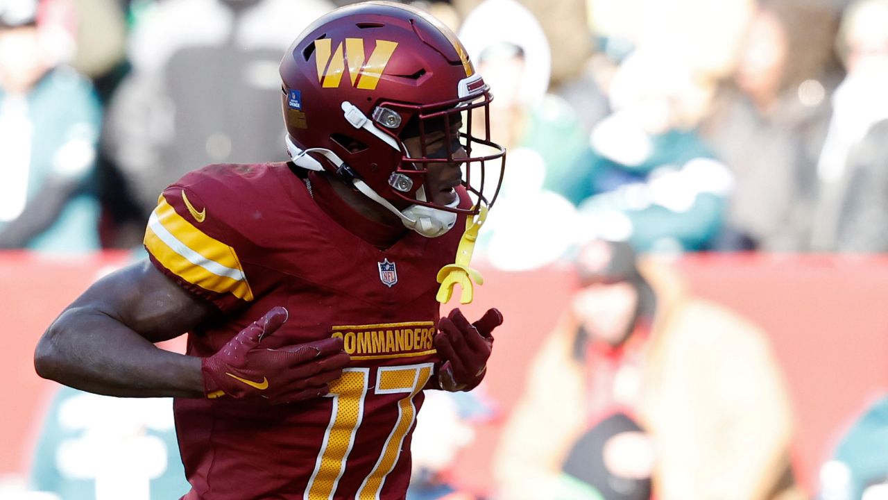 Washington Commanders wide receiver Terry McLaurin (17) celebrates after catching a touchdown pass against the Philadelphia Eagles during the second quarter at Northwest Stadium.