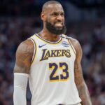 LeBron James accepts player option
