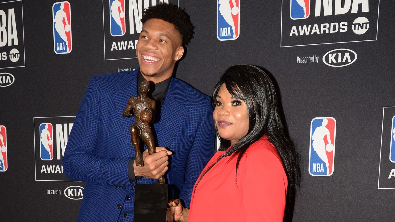 Giannis Antetokounmpo and his mom