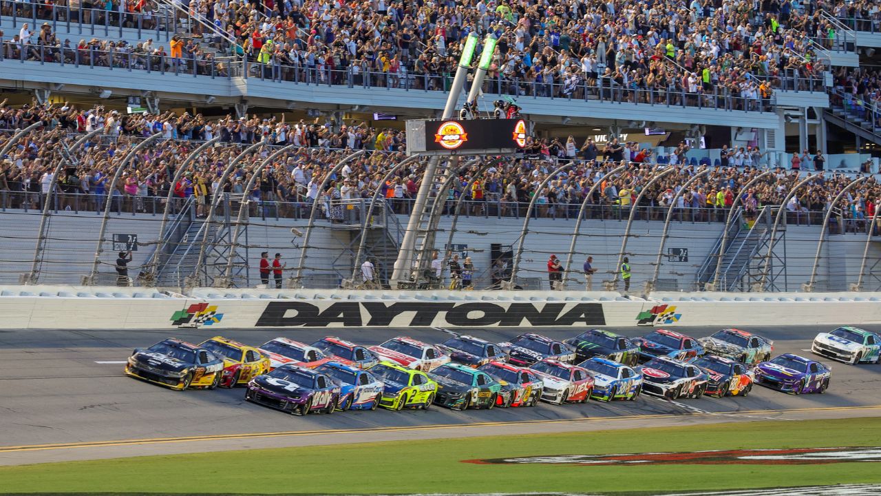 Drivers get the green flag to start the Coke Zero Sugar 400 at Daytona International Speedway.