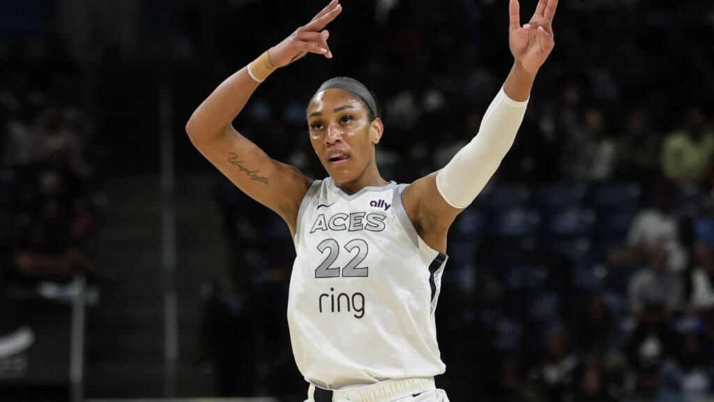 A ja Wilson (22 Las Vegas Aces) celebrates a three pointer during the game between the Chicago Sky and Las Vegas Aces on Monday August 25, 2025 at Wintrust Arena, Chicago, USA.