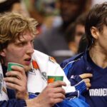 Dirk Nowitzki (li.) und Steve Nash (beide Dallas) Basketball Herren NBA 2002 2003, Miami - Dallas Mavericks 89:91, Gruppe Miami