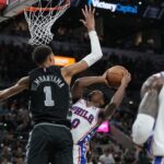 Victor Wembanyama blocks Tyrese Maxey