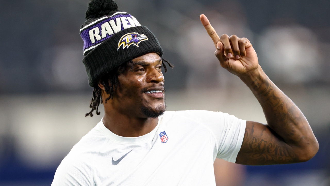 Aug 16, 2025; Arlington, Texas, USA; Baltimore Ravens quarterback Lamar Jackson (8) warms up before the game against the Dallas Cowboys at AT&T Stadium.