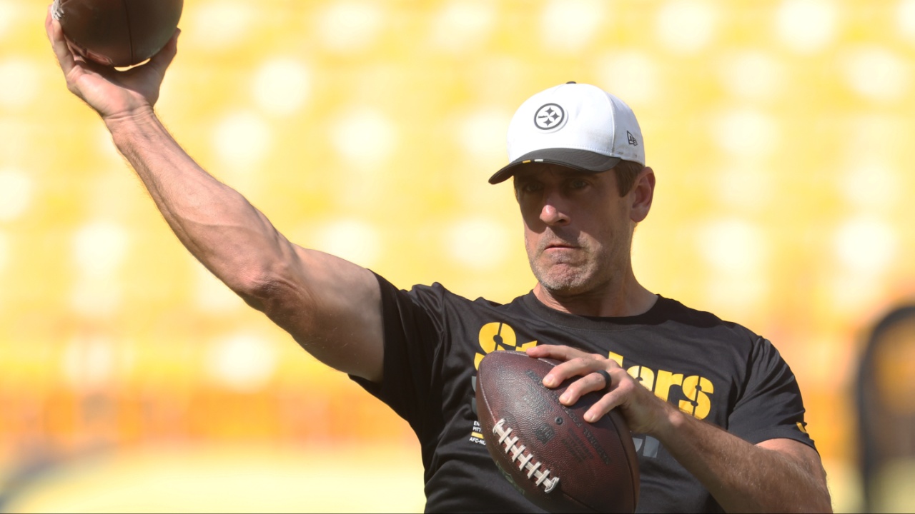 Pittsburgh Steelers quarterback Aaron Rodgers (8) warms up before the game against the Tampa Bay Buccaneers at Acrisure Stadium.