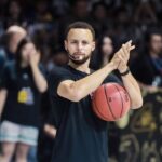 BA superstar Stephen Curry interacts with fans during his China tour at Chongqing International Expo Center