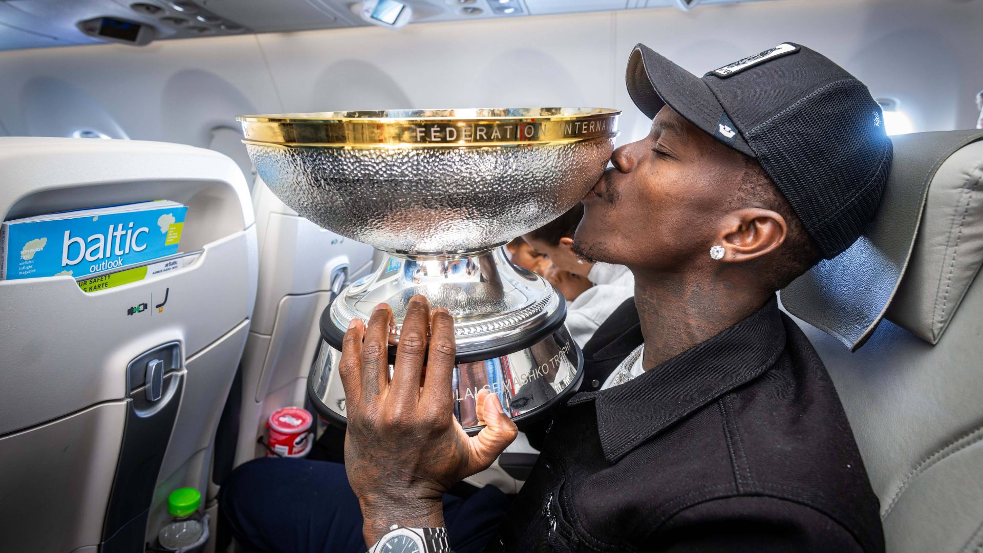 Dennis Schroder with the EuroBasket Trophy