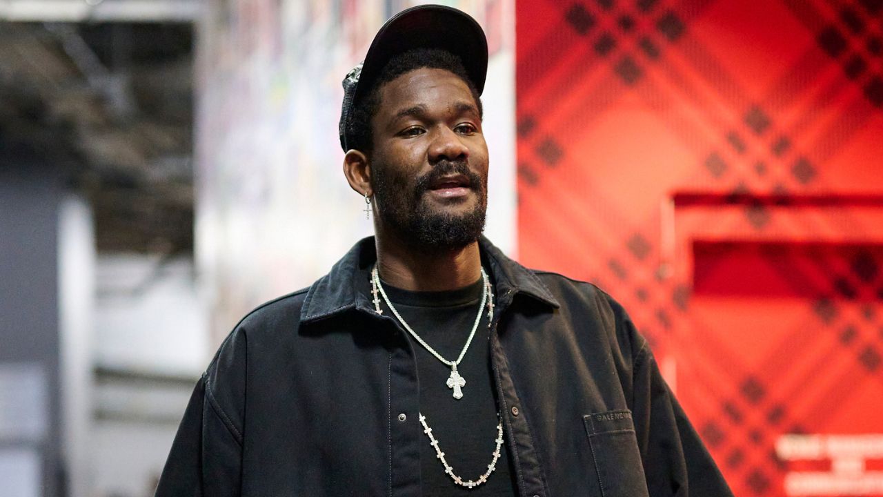 Portland Trail Blazers center Deandre Ayton (2) walks to the locker room before a game against the LA Clippers at Moda Center.