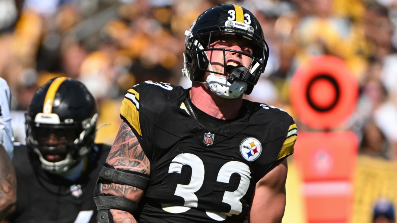 Pittsburgh Steelers linebacker Jack Sawyer (33) celebrates a tackle against the Seattle Seahawks during the second half at Acrisure Stadium.
